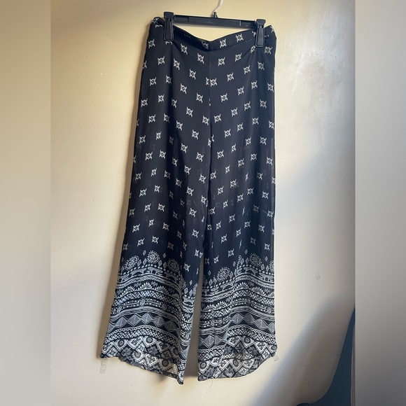 Love Tree Beachy Wide leg sheer pants size L - Picture 1 of 9
